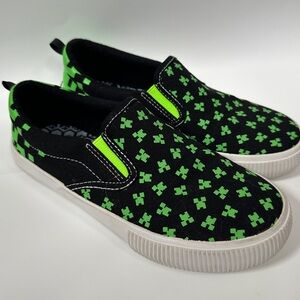 Minecraft Like New Kids Slip-On Sneakers - Black and Green Size 2